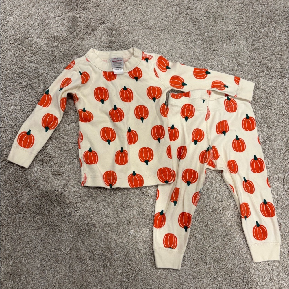 Hanna Andersson Cream and Orange Pumpkin Pajama Top